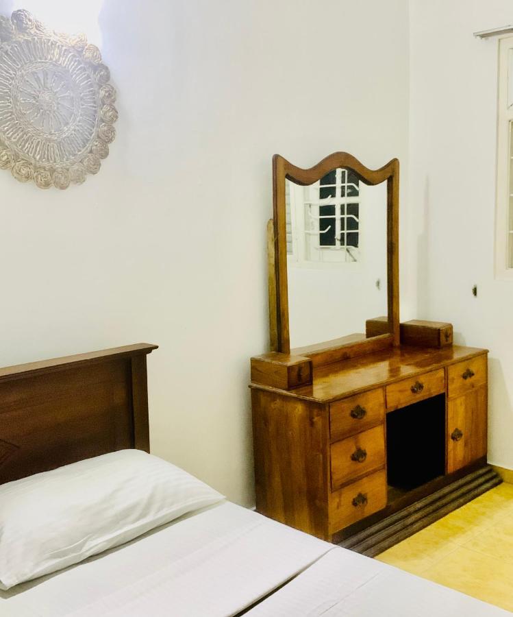 Dreamy Surf House Hotel Weligama Exterior foto