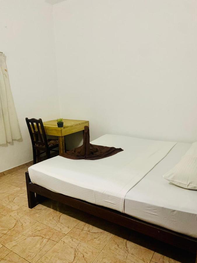 Dreamy Surf House Hotel Weligama Exterior foto