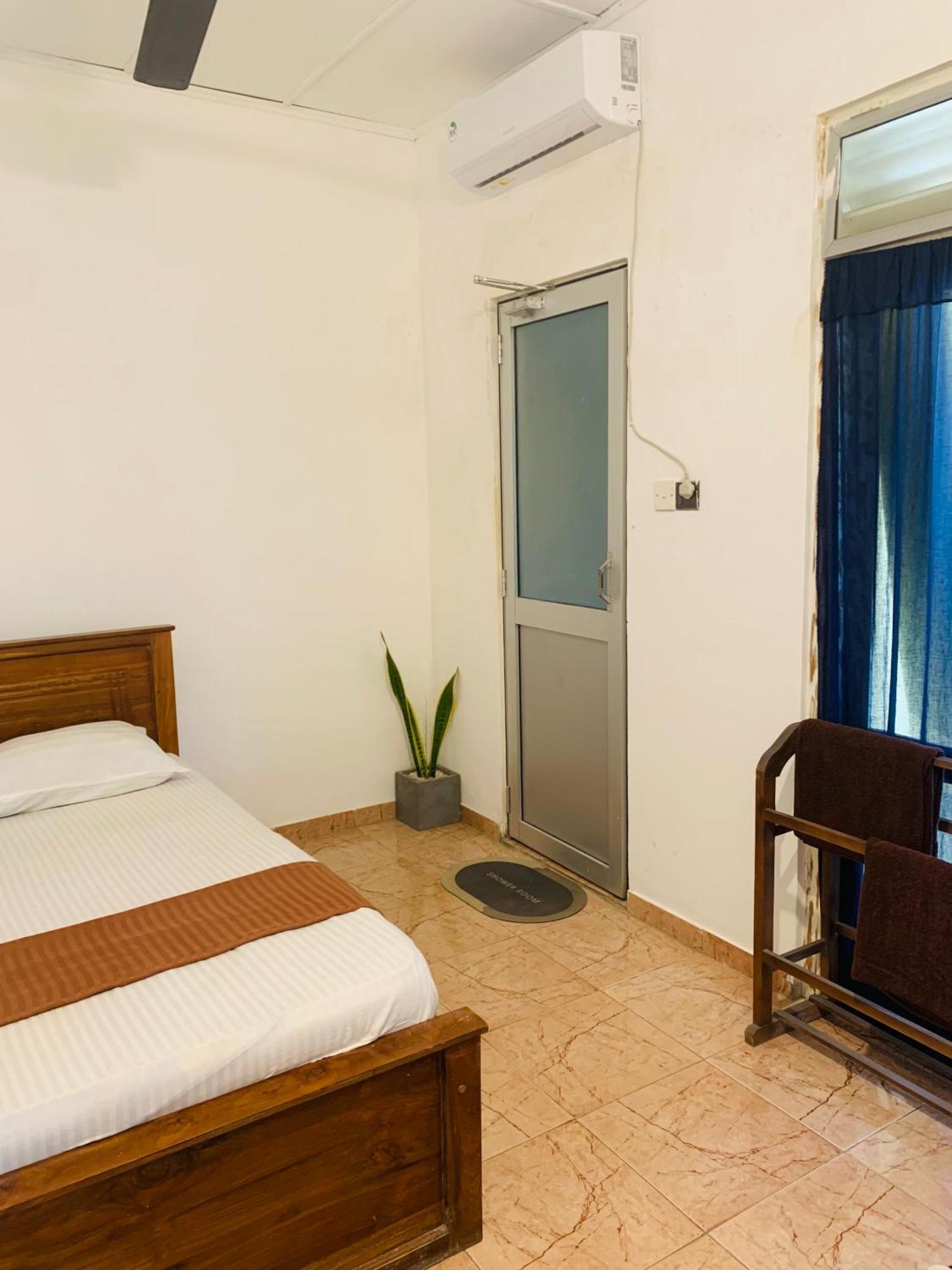 Dreamy Surf House Hotel Weligama Exterior foto